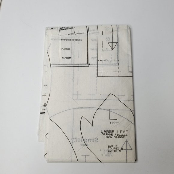 Simplicity Crafts 8022 Scarecrow and Clothes Sewing Pattern - Picture 5 of 6